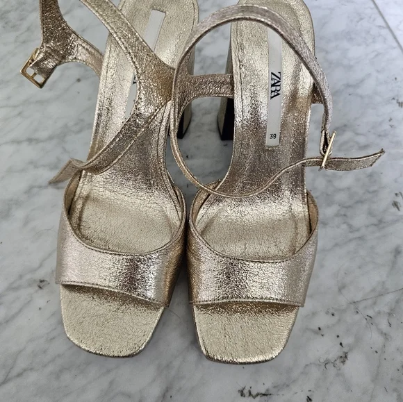 Zara gold sandals - Picture 5 of 5